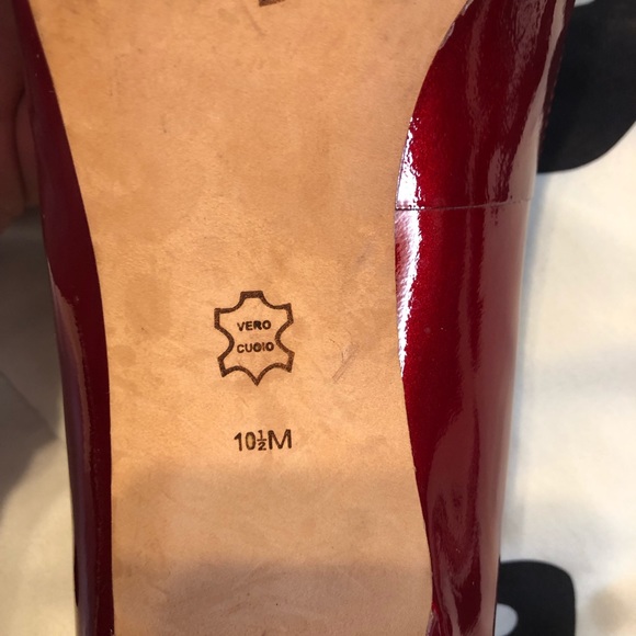 Red shoes - Picture 2 of 7